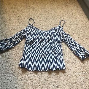 Open shoulder 3/4 sleeve top